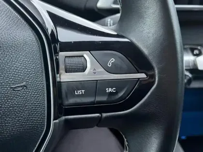 Photo 11 Peugeot 3008  1.2 PureTech 130ch S&S Allure