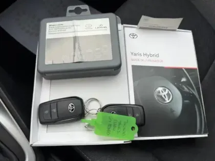 Photo 17 Toyota Yaris  116h Design 5p