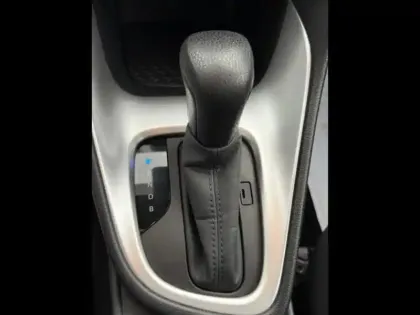 Photo 15 Toyota Yaris  116h Design 5p