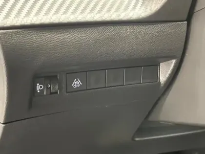 Photo 10 Peugeot 208  Affaire 1.5 BlueHDi 100 Premium