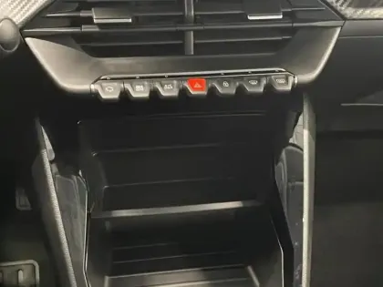 Photo 13 Peugeot 208  Affaire 1.5 BlueHDi 100 Premium