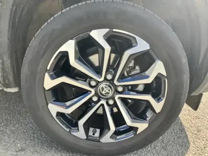 Photo 8 Toyota Yaris Gén. I Ph1 Design 5