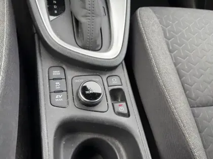 Photo 21 Toyota Yaris Hybride 1.5 HYBRID 116H DESIGN AWD AUTO