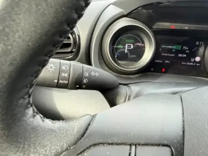 Photo 25 Toyota Yaris Hybride 1.5 HYBRID 116H DESIGN AWD AUTO