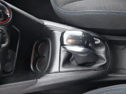 Photo 13 Peugeot 208  PureTech 82ch S&S BVM5