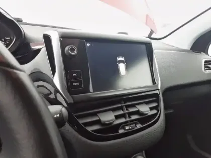 Photo 21 Peugeot 208  PureTech 82ch S&S BVM5