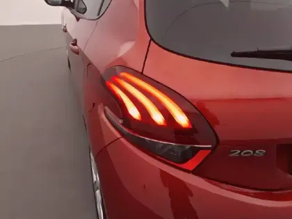 Photo 16 Peugeot 208  PureTech 82ch S&S BVM5