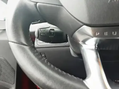 Photo 18 Peugeot 208  PureTech 82ch S&S BVM5