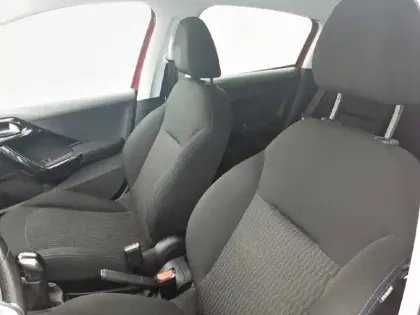 Photo 10 Peugeot 208  PureTech 82ch S&S BVM5