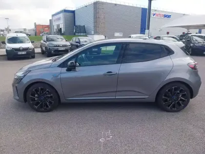 Photo 1 Renault Clio  E-Tech full hybrid 145 ch GSR2