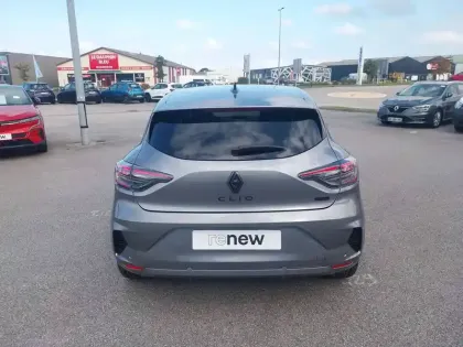 Photo 3 Renault Clio  E-Tech full hybrid 145 ch GSR2