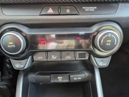 Photo 17 Kia Stonic  1.0 T-GDi 100ch GT Line