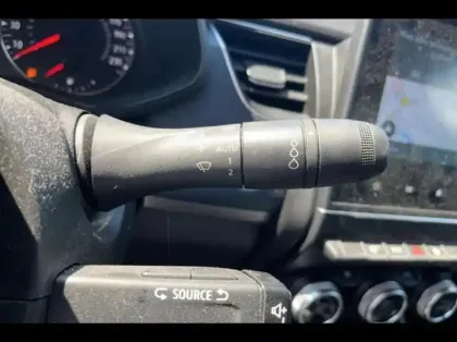 Photo 13 Renault Arkana  1.3 TCe 140ch mild hybrid Evolution EDC -23