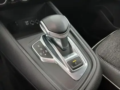 Photo 14 Renault Captur  1.6 E-Tech hybride rechargeable 160ch Intens -21