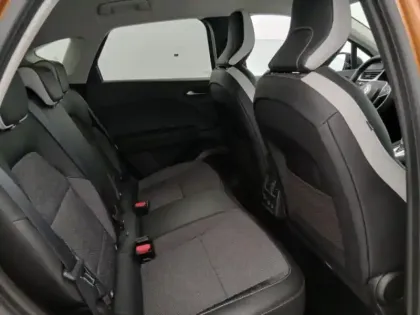 Photo 7 Renault Captur  1.6 E-Tech hybride rechargeable 160ch Intens -21