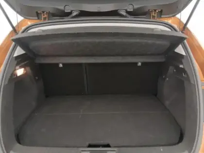 Photo 8 Renault Captur  1.6 E-Tech hybride rechargeable 160ch Intens -21