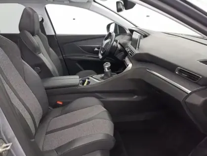 Photo 13 Peugeot 3008  1.2 PureTech 130ch S&S Allure