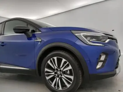 Photo 10 Renault Captur  1.6 E-Tech hybride 145ch Iconic