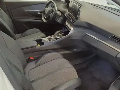 Photo 8 Peugeot 3008  HYBRID4 300ch Allure Pack e-EAT8