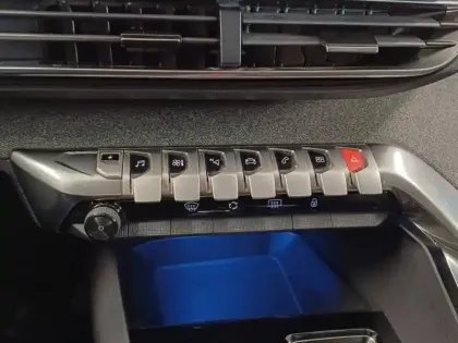 Photo 14 Peugeot 3008  HYBRID4 300ch Allure Pack e-EAT8