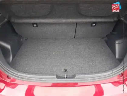 Photo 13 Toyota Yaris  100h Dynamic 5p