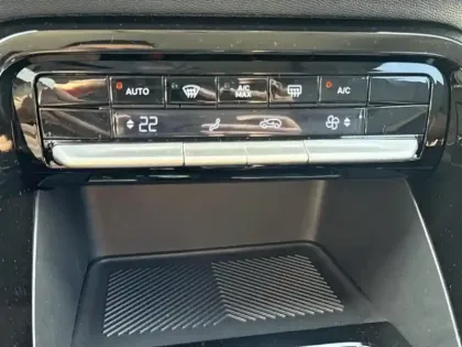 Photo 10 Citroën C3 Aircross  1.2 Hybride 145ch PLUS