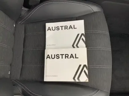 Photo 15 Renault Austral  E-Tech hybrid 200 Techno