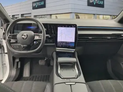 Photo 9 Renault Austral  E-Tech hybrid 200 Techno