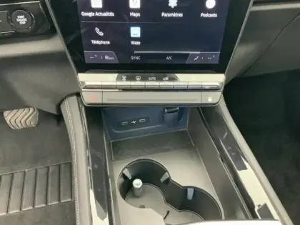 Photo 12 Renault Austral  E-Tech hybrid 200 Techno