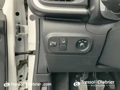 Photo 16 Citroën C3  SOCIETE BLUEHDI 100 S&S BVM6 FEEL