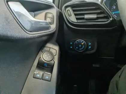 Photo 14 Ford Fiesta  1.1 85ch Cool & Connect 5p Euro6.2