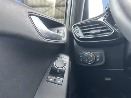 Photo 26 Ford Fiesta  1.1 85ch Cool & Connect 5p Euro6.2