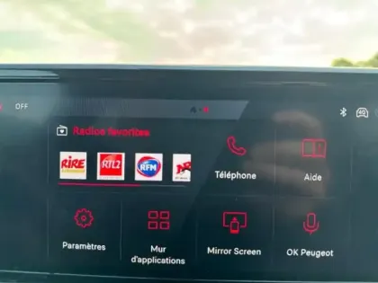Photo 13 Peugeot 208  1.2 Hybrid 100ch Allure e-DCS6