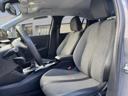 Photo 10 Peugeot 208  1.2 Hybrid 100ch Allure e-DCS6