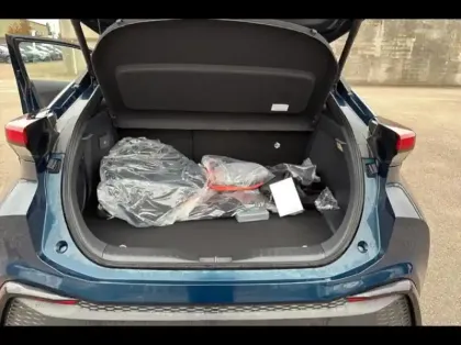 Photo 8 Toyota C-HR  2.0 Hybride Rechargeable 225ch Collection MY25