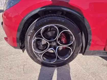 Photo 11 Alfa Romeo Stelvio  2.2 Diesel 160ch Veloce AT8