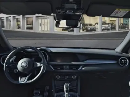 Photo 7 Alfa Romeo Stelvio  2.2 Diesel 160ch Veloce AT8