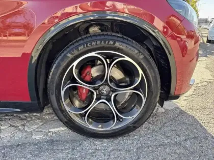 Photo 12 Alfa Romeo Stelvio  2.2 Diesel 160ch Veloce AT8