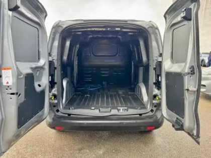 Photo 27 Ford Transit Courier  Electrique 100 kW 136ch Limited