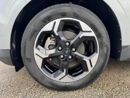 Photo 23 Ford Transit Courier  Electrique 100 kW 136ch Limited