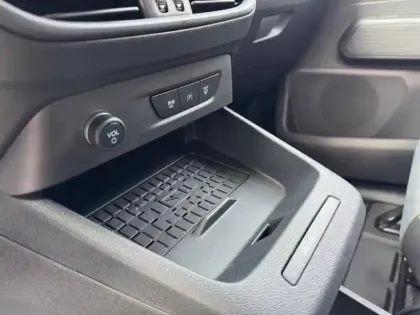 Photo 28 Ford Transit Courier  Electrique 100 kW 136ch Limited