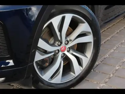 Photo 18 Jaguar E-Pace  P300e PHEV R-Dynamic HSE BVA AWD