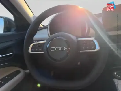 Photo 11 Fiat 600  1.2 Hybrid Turbo 145ch La Prima DCT6 Step 2