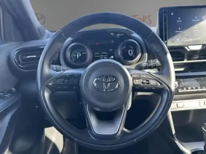 Photo 11 Toyota Yaris Hybride 116h Design AWD