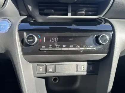 Photo 14 Toyota Yaris Hybride 116h Design AWD