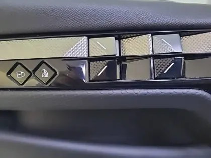 Photo 30 DS DS 4  PureTech 130 EAT8