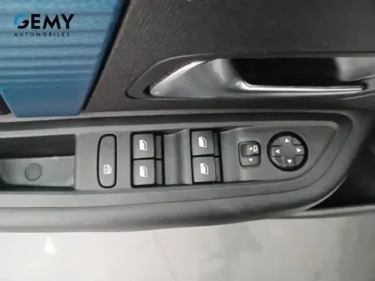 Photo 36 Citroën C4 e- 136 ch Automatique