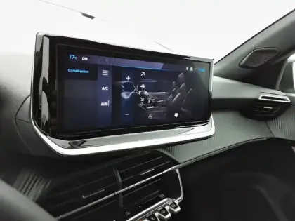 Photo 43 Peugeot 2008  Hybrid 136 e-DCS6