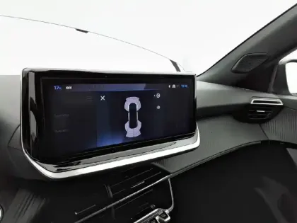 Photo 45 Peugeot 2008  Hybrid 136 e-DCS6