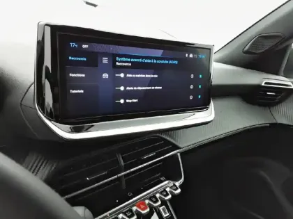 Photo 44 Peugeot 2008  Hybrid 136 e-DCS6